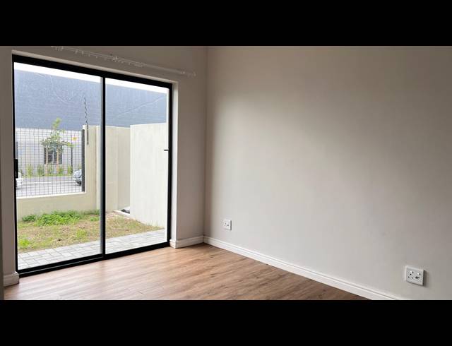 3 BEDROOM APARTMENT TO LET IN SANDOWN